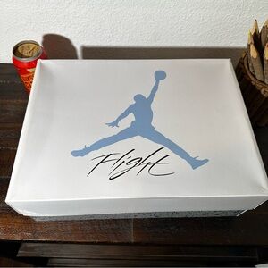 Air Jordan 4 Retro - University Blue **Box Only**